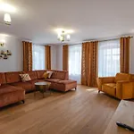 Dworek Apartment