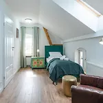 Dworek Apartment *