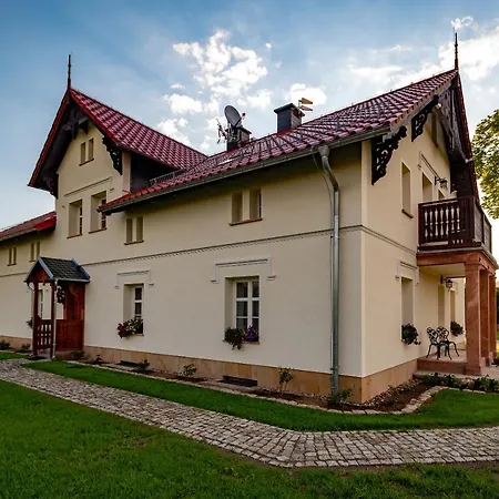 아파트 Dworek Wojanow