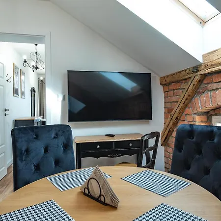 Dworek 아파트 Wojanow