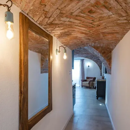 아파트 Dworek Wojanow